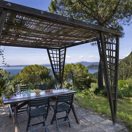 Agave With View Μπαρντολίνο
